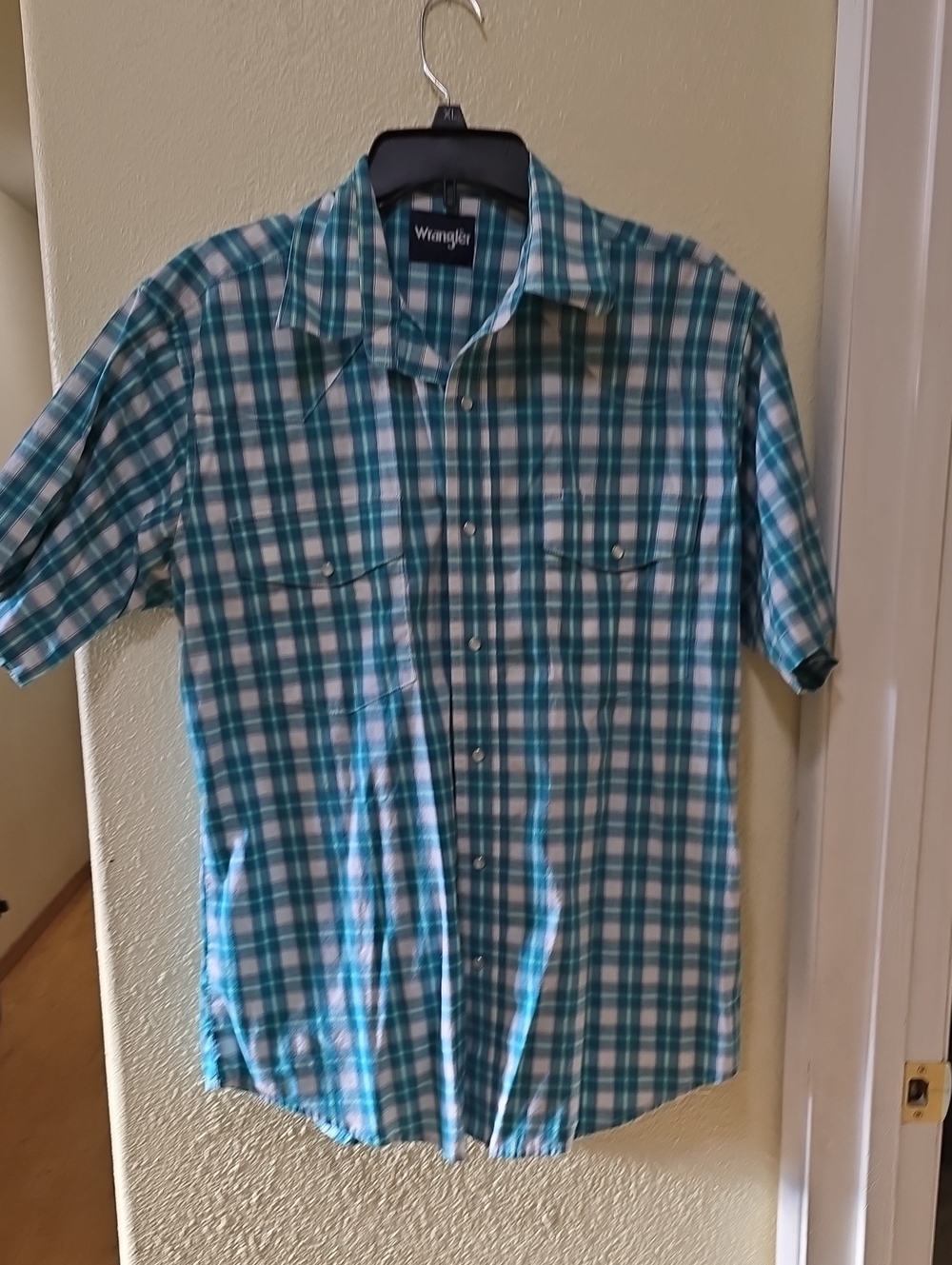Wrangler Teal and White Plaid Short-Sleeve Button-Down Shirt